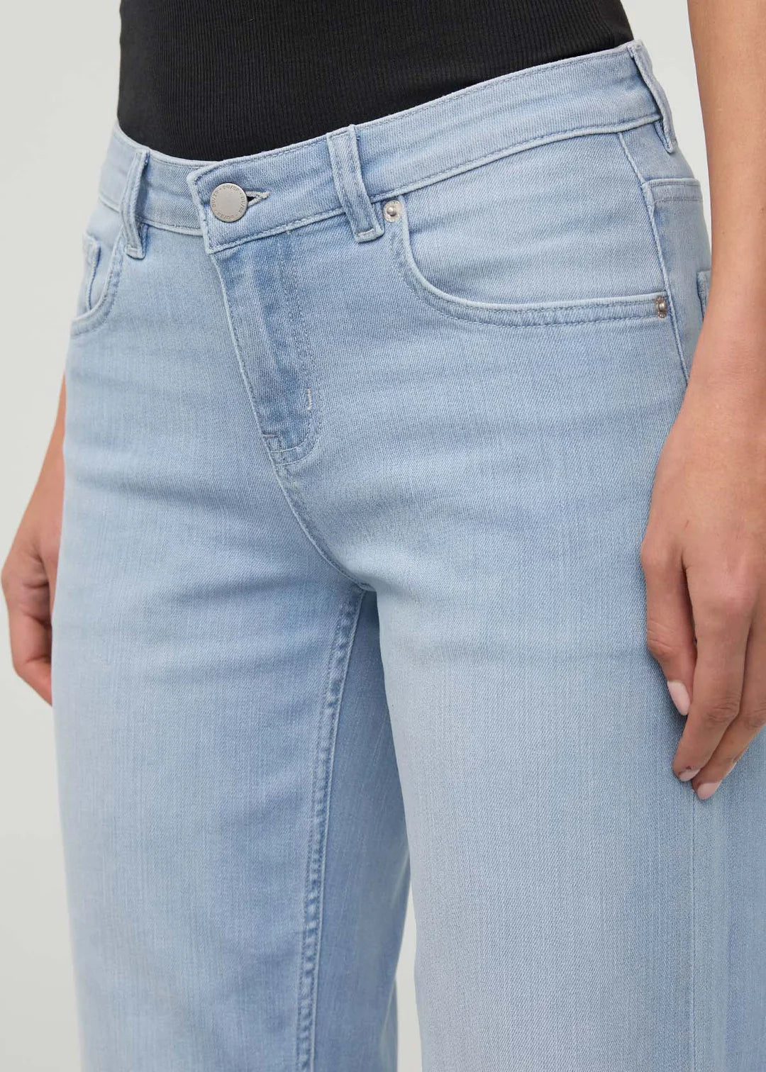 DUER Performance Denim Mid Rise Straight Women's