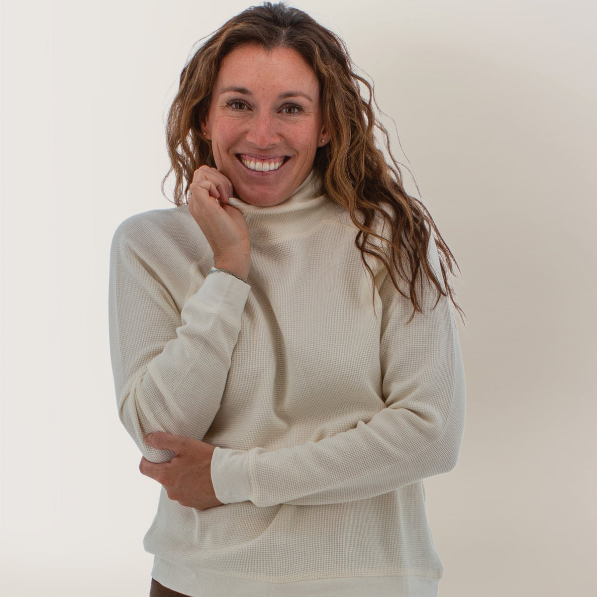 AVENTURA Tiffi Cowl Neck