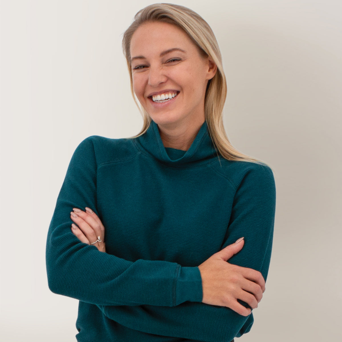 AVENTURA Tiffi Cowl Neck