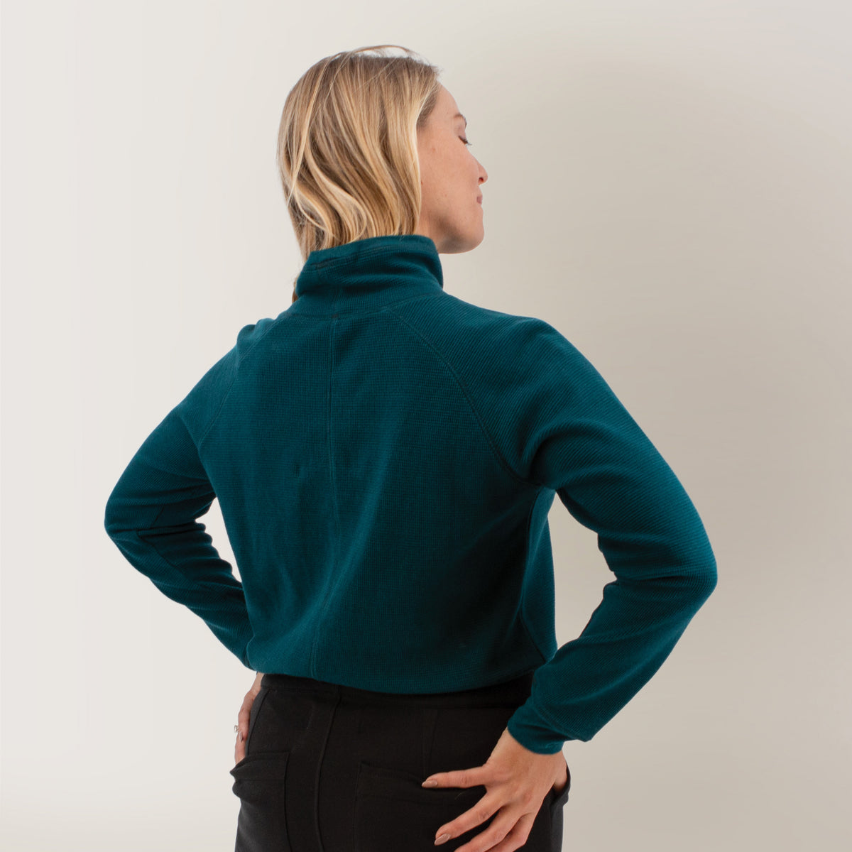 AVENTURA Tiffi Cowl Neck