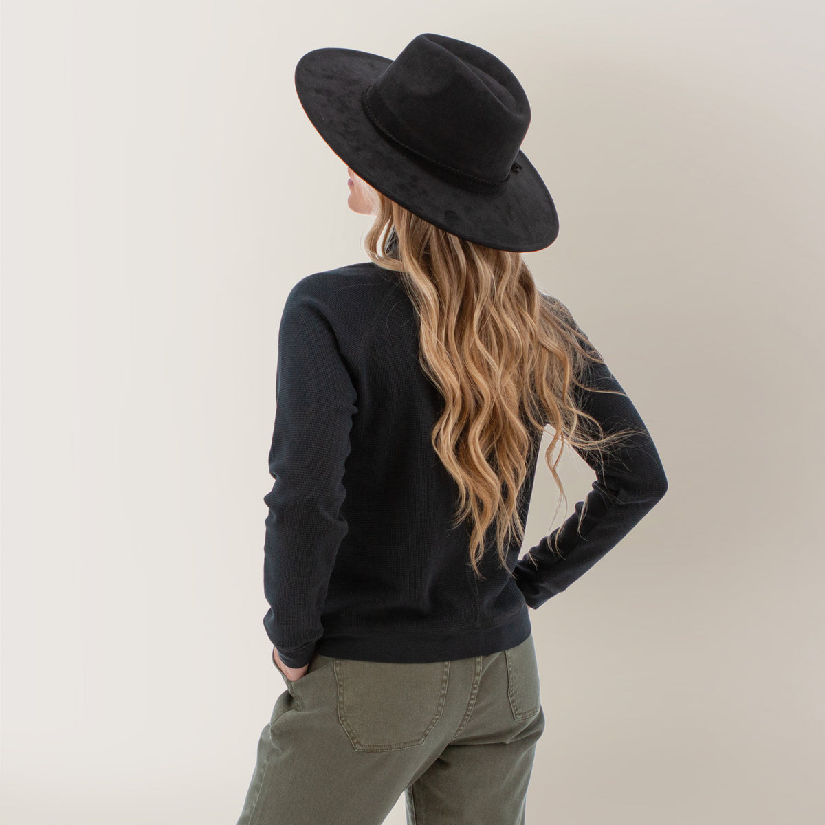 AVENTURA Tiffi Cowl Neck