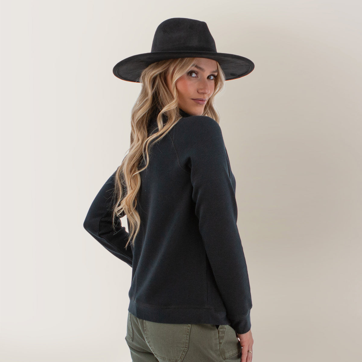 AVENTURA Tiffi Cowl Neck