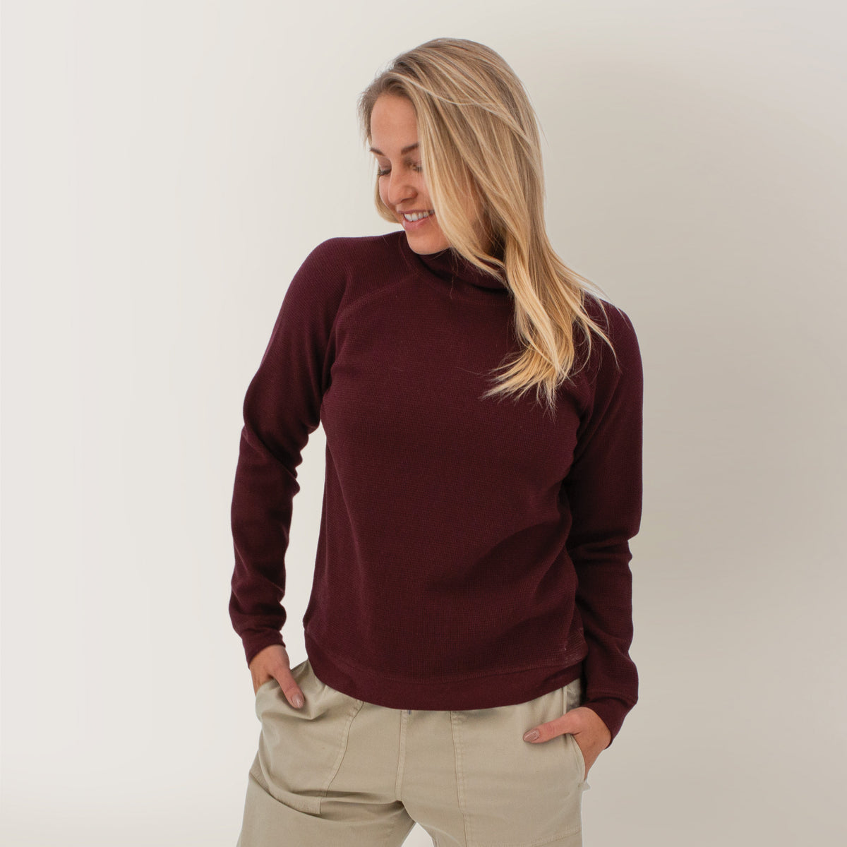 AVENTURA Tiffi Cowl Neck